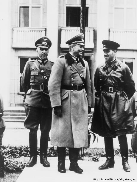 Польша побеждена. У Гудериана и Кривошеина - прекрасное настроение Польша побеждена. У Гудериана и Кривошеина - прекрасное настроение