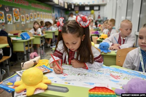 «Керівник, як лідер свого колективу, має і показувати приклад, у першу чергу. І, відповідно, стежити за мовними компетенціями вчителів» – Івановська про те, хто відповідальний за освітній процес українською