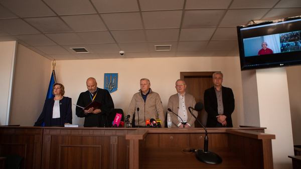 Святошинський районний суд Києва. 18 жовтня 2023 року. Суддя Сергій Дячук зачитує вирок. Фото: Олександр Магула / “Суспільне”.