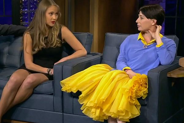 Чулпан Хаматова на шоу «Вечерний Ургант». Кадр: 1 канал