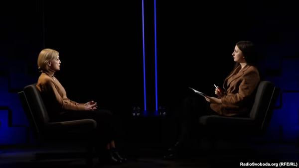 «Якраз на часі або навіть уже і трохи цей процес задавнений (...) дати учителям додатковий інструмент, де б вони могли на повний голос вимагати від дітей комунікувати у межах освітнього простору державною мовою» – Івановська