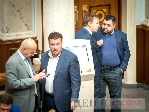 Скучное лицо Добкина, смешная история от Довгого и Савченко с Рабиновичем: рабочий день Рады 6 июня 10