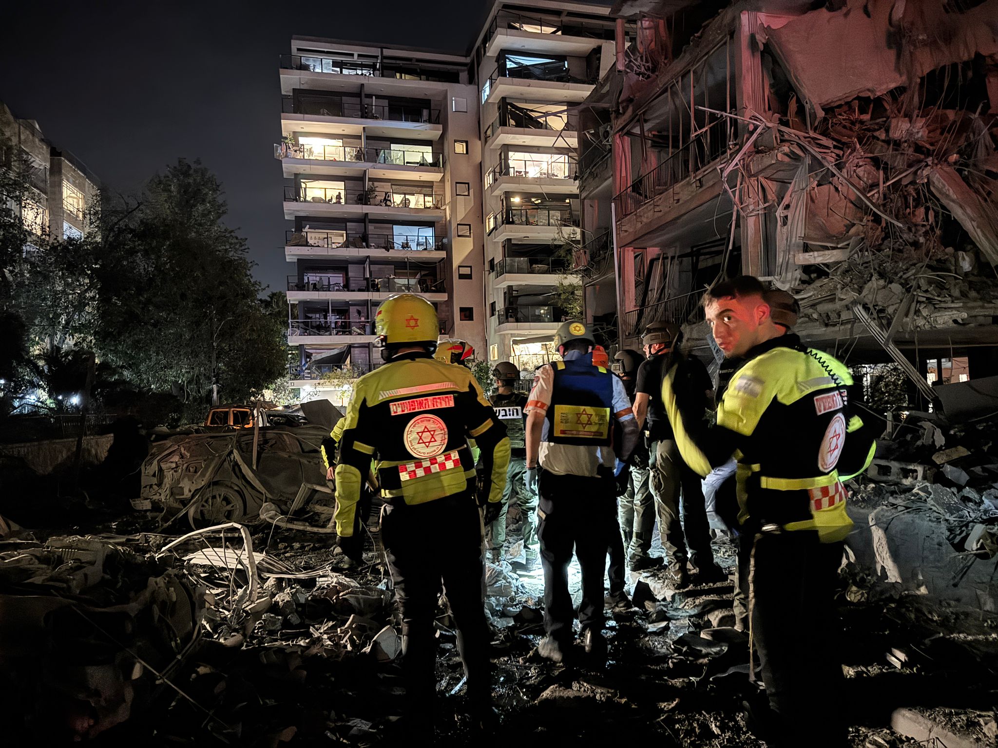 Численні сцени ракетних обстрілів у центральній частині Ізраїлю.   Фото: Речник MDA