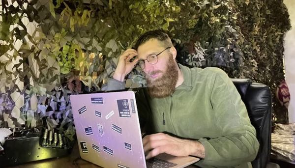 «У перший же день окупації перейшов на українську»