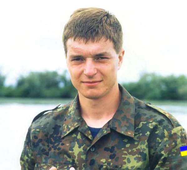 Сразу после защиты диссертации передо мной встала знакомая тысячам ученых экс-СССР проблема