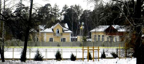 Местные рассказывают, что это одно из поместий Анатолия Близнюка