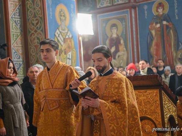 Богослужіння у Свято-Михайлівському храмі після переходу до ПЦУ. Джерело фото: Всі фото з архіву о. Іллі