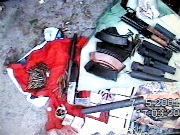 Часть арсенала преступников: