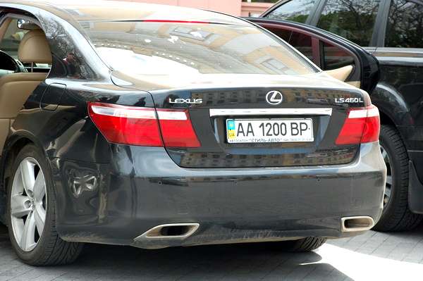 Коммунист Царьков и его «Лексус»