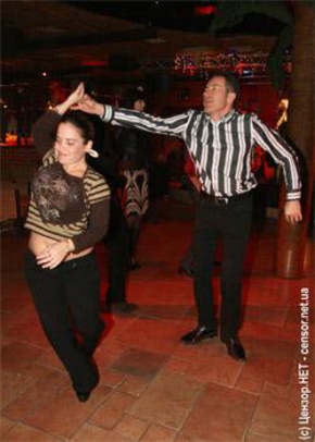 Н.Рудьковский лихо пляшет