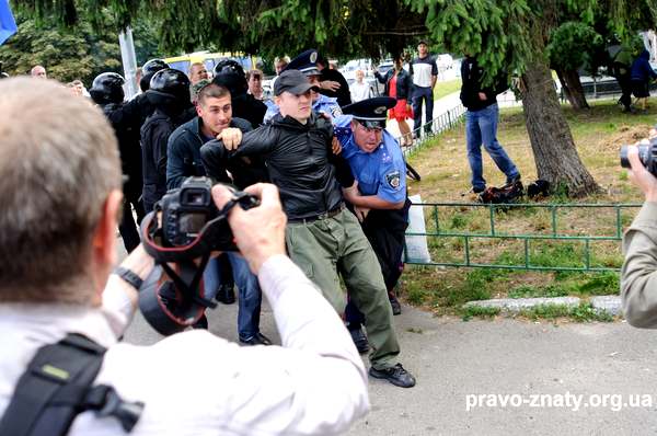 ИА "Поряд з вами"