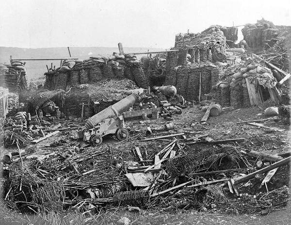 Заброшенный Большой редан в Севастополе. Фото Джеймса Робертсона из фондов Имперского военного музея в Лондоне