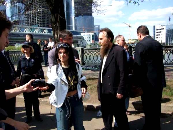 С российским политологом Александром Дугиным, автором доктрины создания Евразийского Союза из бывших республик СССР во главе с Россией. Москва.