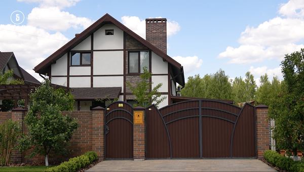 Приватний будинок Ігоря Гулейкова у селі Дмитрівка